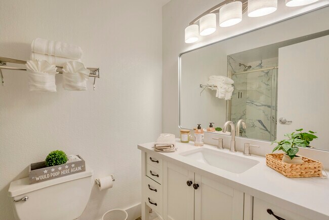 611 Destiny Dr in Ruskin, FL - Building Photo - Building Photo