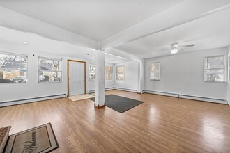 16 Walnut St in Greenwood Lake, NY - Building Photo - Building Photo