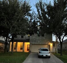 1717 Woodvista Pl in Round Rock, TX - Building Photo - Building Photo