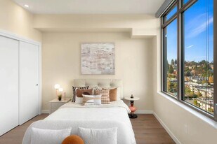 10232 NE 10th St, Unit 1106 in Bellevue, WA - Building Photo