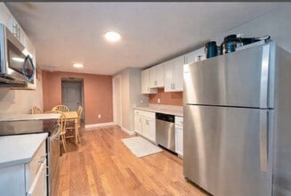 204 N Franklin St in Holbrook, MA - Building Photo - Building Photo