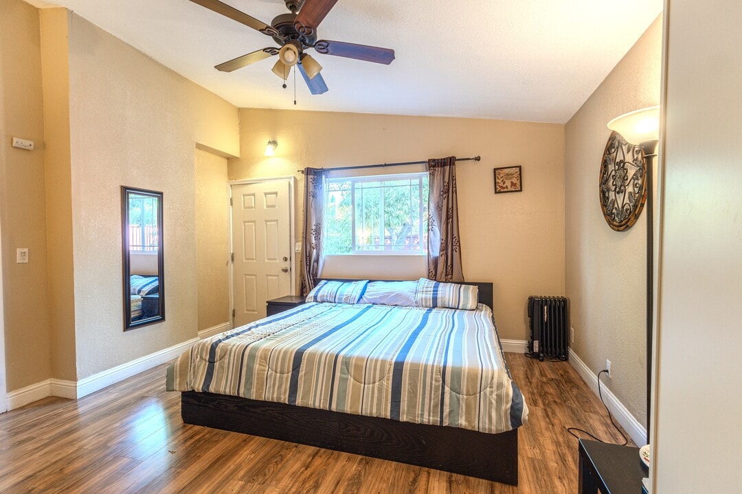 4944 Narvaez Ave, Unit 1 Den in San Jose, CA - Building Photo
