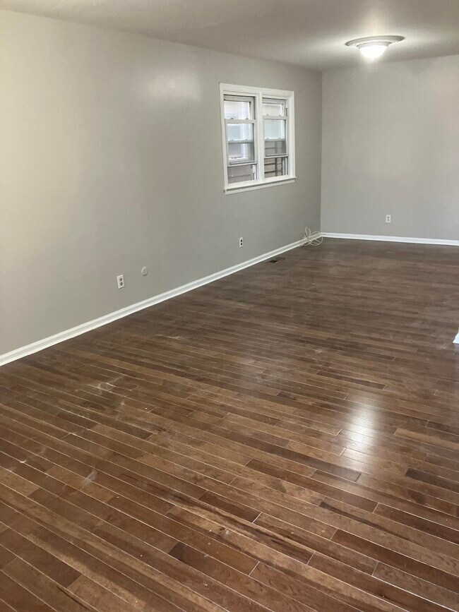 421B Virginia Ave in Jersey City, NJ - Building Photo - Building Photo