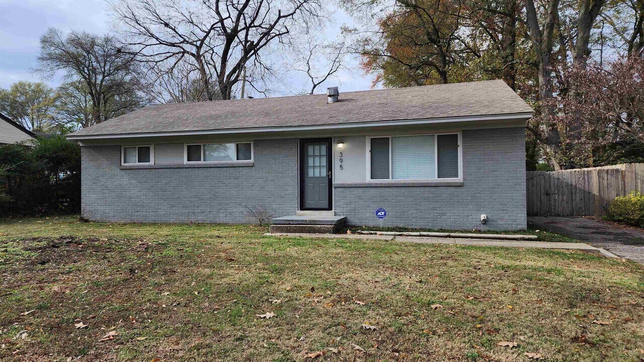 395 Mineral Rd in Memphis, TN - Building Photo