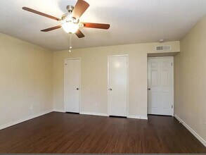 19923 Rustic Lake Ln in Cypress, TX - Building Photo - Building Photo