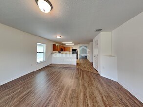 733 Chatham Walk in Ruskin, FL - Building Photo - Building Photo