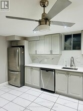 53 Freshspring Dr in Brampton, ON - Building Photo - Building Photo