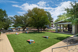 Highline Apartments in Austin, TX - Foto de edificio - Other