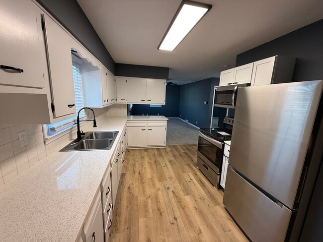 803 N Christy St in Fremont, NE - Foto de edificio - Building Photo