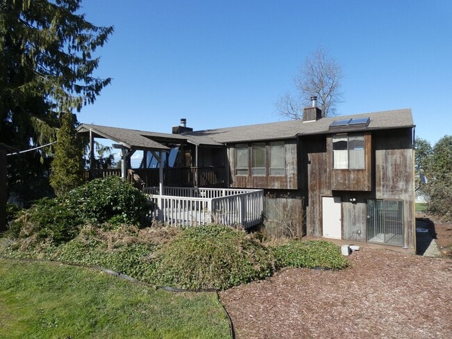 property at 1627 E 5th St