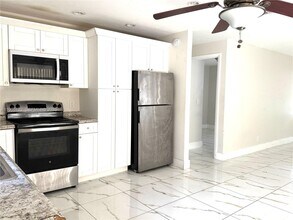 1945 Pierce St-Unit -1 in Hollywood, FL - Building Photo - Building Photo