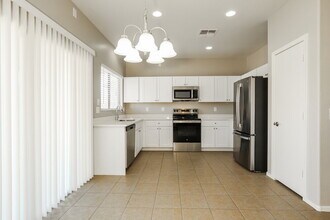 9313 S 35th Dr in Phoenix, AZ - Building Photo - Building Photo