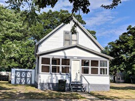 1666 Smith St in Muskegon, MI - Building Photo