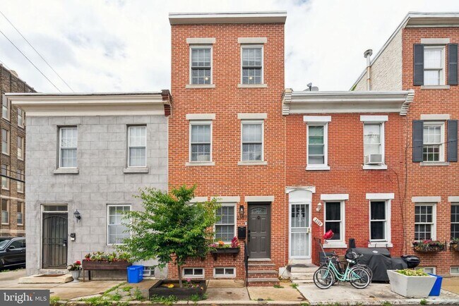 2357 Montrose St in Philadelphia, PA - Building Photo - Building Photo