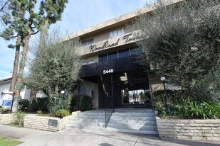5440 Quakertown Ave in Los Angeles, CA - Building Photo
