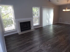 1053 Woodhill Ct in Elgin, IL - Building Photo - Building Photo