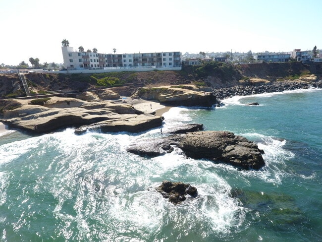 property at 5015 Santa Cruz Ave