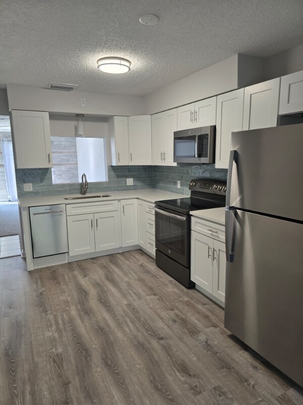 843 Cambridge Ct in Dunedin, FL - Foto de edificio - Building Photo