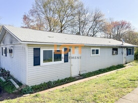 10 Montis Dr, Unit #13 in Greenville, SC - Building Photo