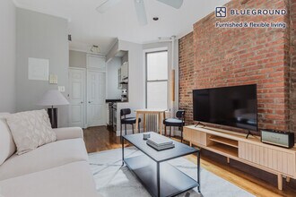 246 Mott St in New York, NY - Building Photo - Building Photo