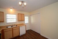 132 Brenda Dr photo'