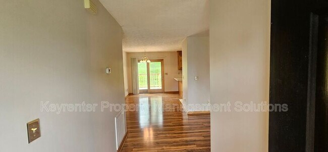 2 Singing Pines Ln in Staunton, VA - Building Photo - Building Photo