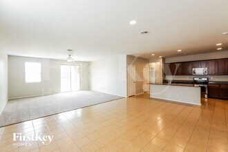 18333 W Onyx Ave in Waddell, AZ - Foto de edificio - Building Photo