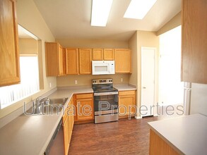 8570 W Rue De Lamour in Peoria, AZ - Building Photo - Building Photo