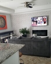 1901 River Oaks Dr in New Orleans, LA - Building Photo - Building Photo