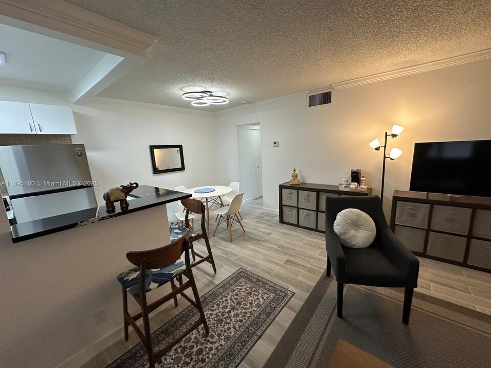 2008 Jackson St in Hollywood, FL - Building Photo