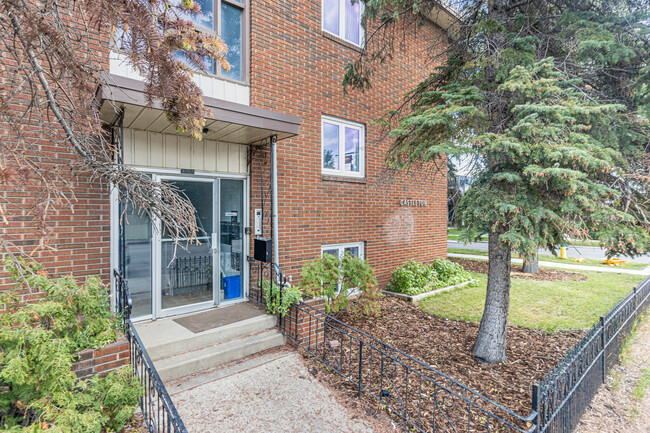 8707 99 St NW in Edmonton, AB - Building Photo - Building Photo