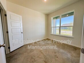 8905 Ash Rd in Killeen, TX - Foto de edificio - Building Photo