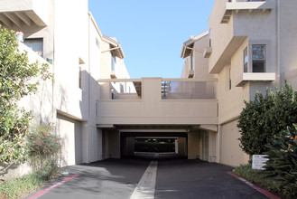 La Jolla Village Southpointe in La Jolla, CA - Building Photo - Building Photo