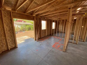 4574 46th Ave NE in Salem, OR - Building Photo - Building Photo
