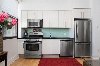 4 Beacon Way in Jersey City, NJ - Foto de edificio - Building Photo