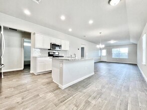 14105 Macquarie Dr in Pflugerville, TX - Building Photo - Building Photo