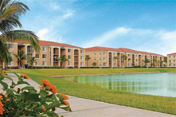 4756 W Atlantic Blvd in Margate, FL - Foto de edificio