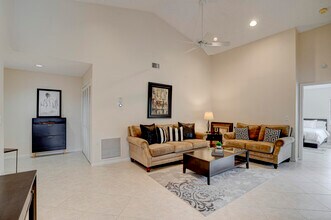 5915 Parkwalk Dr in Boynton Beach, FL - Building Photo - Building Photo