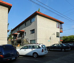 6416 14th Ave NW in Seattle, WA - Foto de edificio - Building Photo