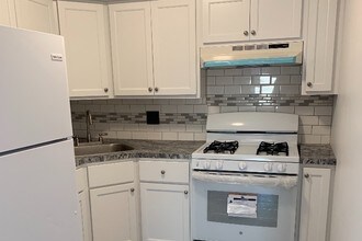 916 S 11th St, Unit 2F in Philadelphia, PA - Building Photo - Building Photo