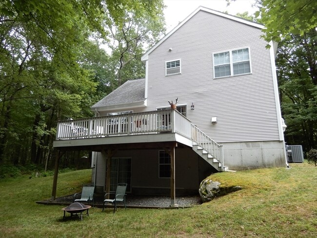 5 Bradshaw Ln in Foxboro, MA - Building Photo - Building Photo