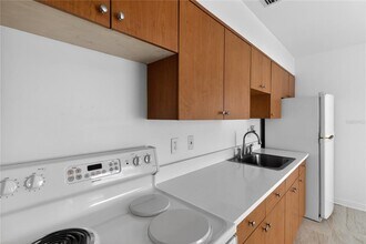 1060 Iroquois St in Clearwater, FL - Building Photo - Building Photo
