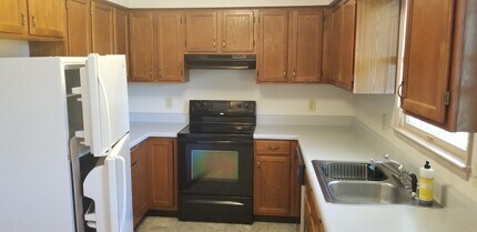 1730 College Ave, Unit Apt. D in Harrisonburg, VA - Building Photo - Building Photo
