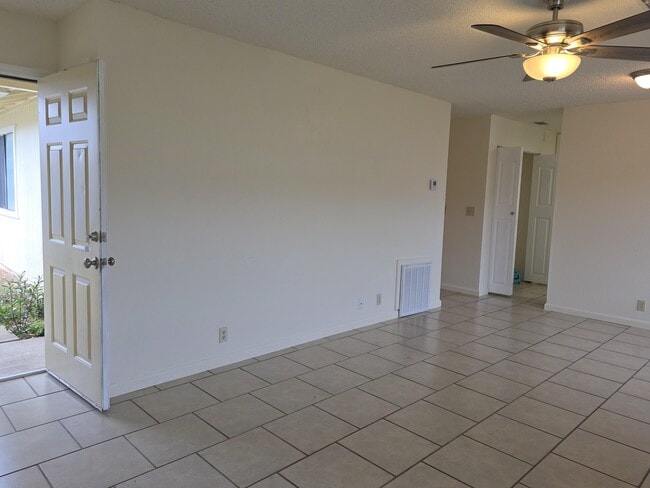 616 Crosby Ln in Red Bluff, CA - Building Photo - Building Photo