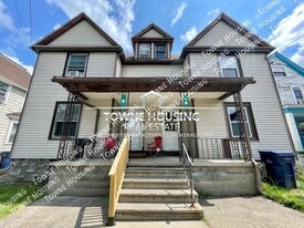 10 Parkview Ave in Buffalo, NY - Building Photo