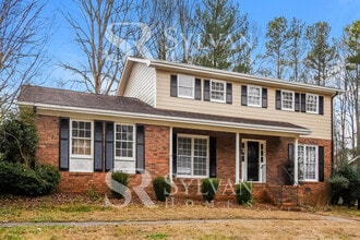 1252 Sherlock Dr in Marietta, GA - Foto de edificio - Building Photo