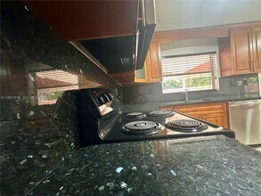 8950 NW 189th Terrace in Hialeah, FL - Building Photo - Building Photo