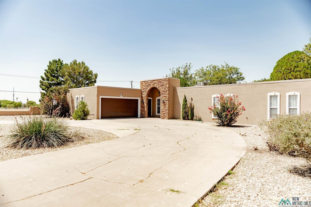3500 Corlington Ln in Clovis, NM - Building Photo