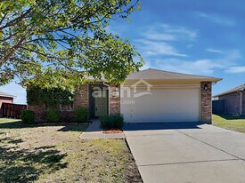 1424 Evergreen St in Royse City, TX - Building Photo