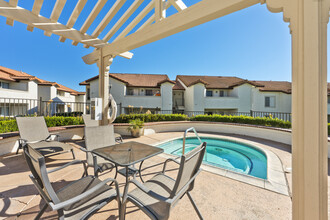 Murrieta Meadows Apartments in Murrieta, CA - Building Photo - Building Photo